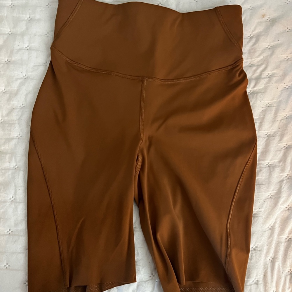 Lululemon High rise shorts 8"